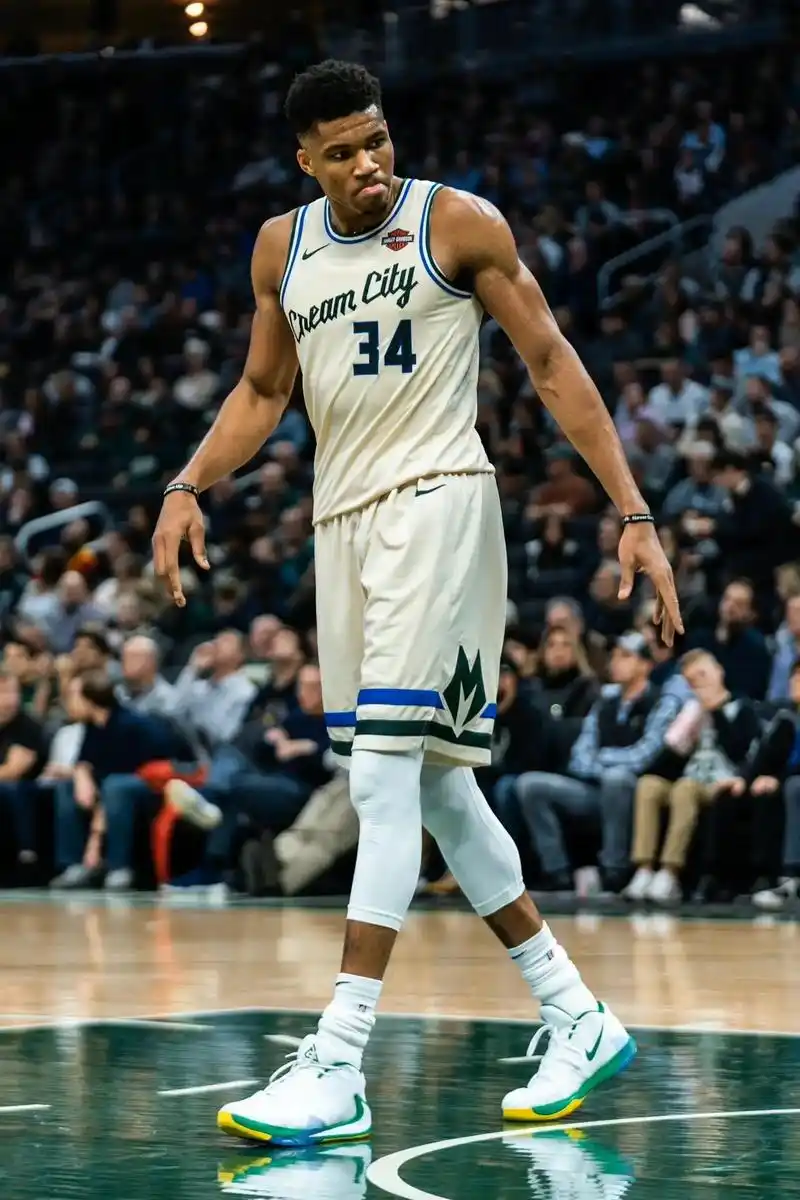 字母哥 19/20赛季 城市版 au球衣.扬尼斯·阿德托昆博 - 抖音