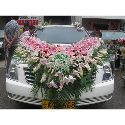 云南鲜花  昆明鲜花店昆明鲜花 同城速递 婚礼花车