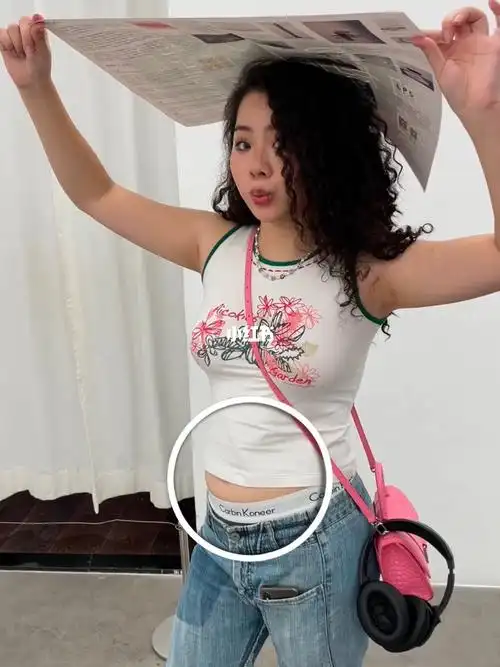 女生有点小肚子超可爱的好不好!