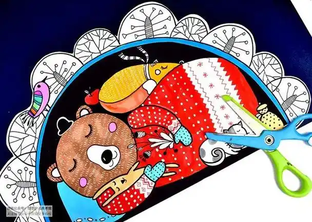 我们主要绘画的内容是洞穴里冬眠的小动物,通过运用丰富的线条和色彩