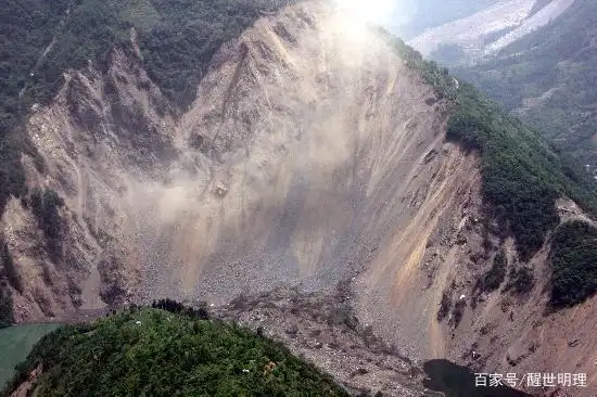 在我被困在崩方体下的一个月里