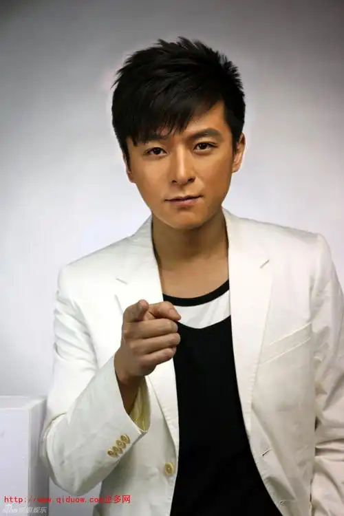 朱雨辰代言代言费2年签约电话多少?