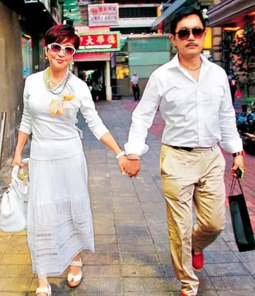 回顾谢贤:一生爱过5个女人,个个貌美如花,如今一人已去世