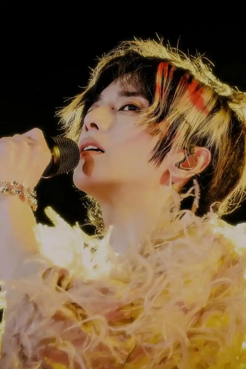 美神降临.#华晨宇 #2023华晨宇火星巡回演唱会 #盛世美 - 抖音