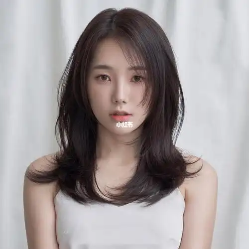 女生减龄中长发|超有层次感发型