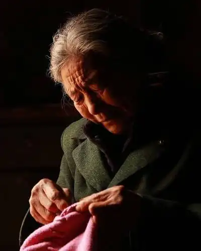 世上只有狠心的儿女,没有狠心的父母,这位母亲太感人了!_手机搜狐网