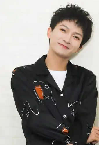 周深为《王者荣耀》献唱,大乔孙策英雄主打歌《微光海洋》太好听