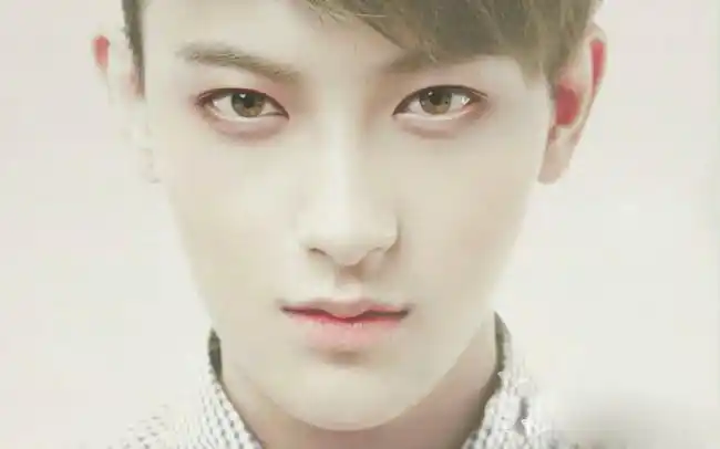 拥有一双桃花眼是何种感受胡歌王俊凯黄子韬来告诉你