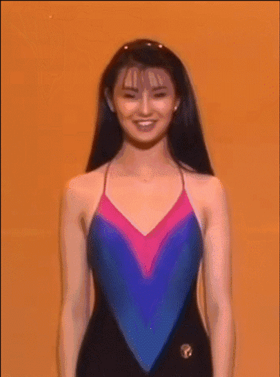 1983年,泳衣造型的张曼玉,当年的"最上镜小姐"被她收入囊中,可谓实至