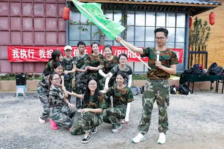 户外拓展熔炼团队砥砺前行