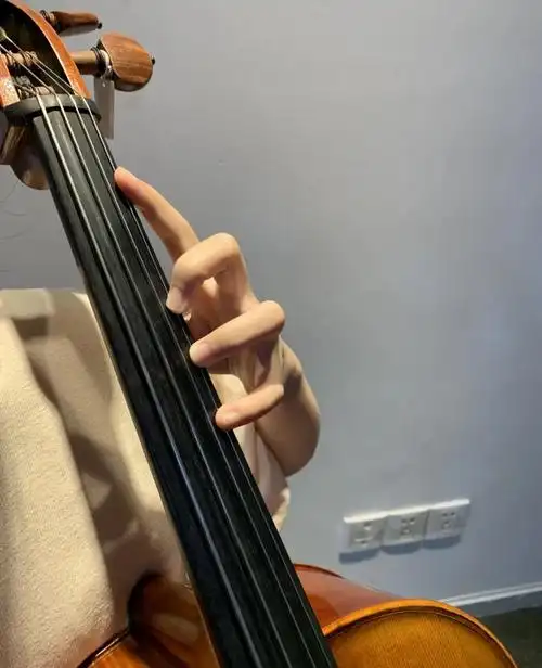 cello大提琴大小把位的手型有什么区别
