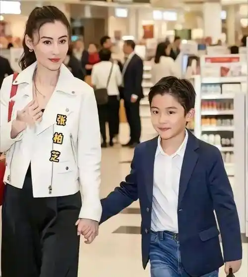 孩子的父亲是谢霆锋,毕竟两人曾是令人艳羡的一对,且谢霆锋和张柏芝的