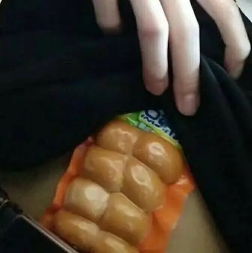 找一个小香肠当腹肌的图片!