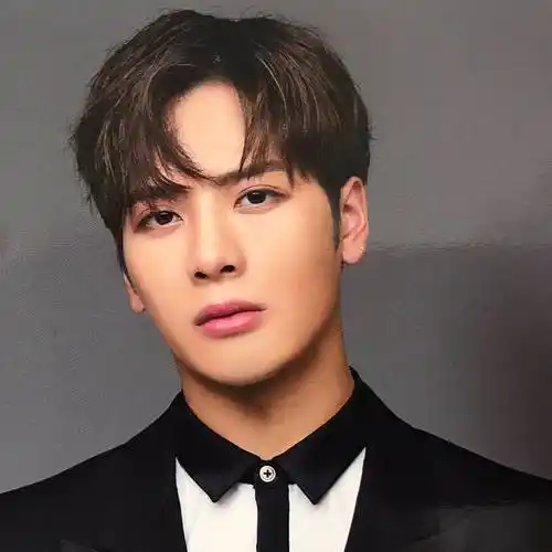 你最喜欢王嘉尔哪种发型