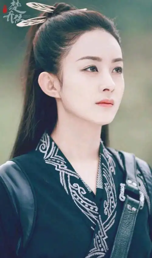 赵丽颖,1987年10月16日出生于河北省廊坊市,中国大陆女演员.