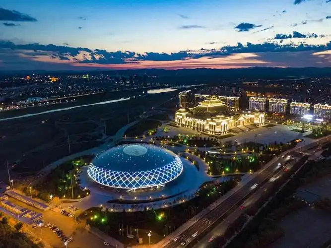 奋进76年草原红城迎巨变