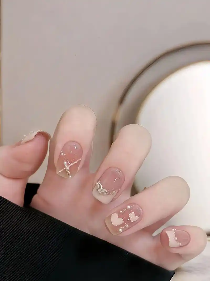 高级风纯欲短款新美甲look93轻奢温柔风爱心手工穿戴甲.