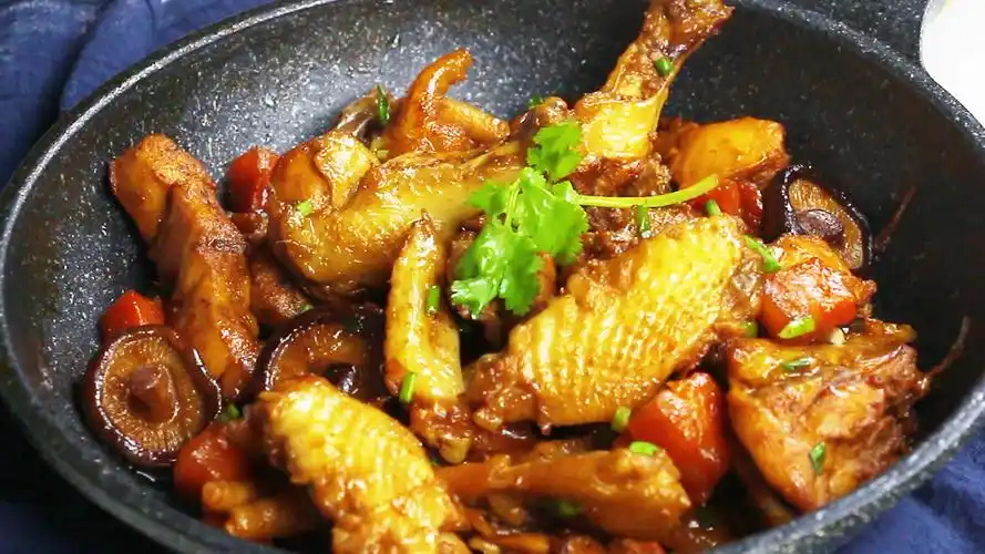 原创吃红烧鸡30多年家常菜简单一做香嫩鸡肉一锅不够吃太香了