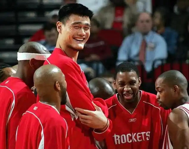 姚明生涯最大的遗憾,2009年他和麦迪没有受伤,完全有机会夺冠