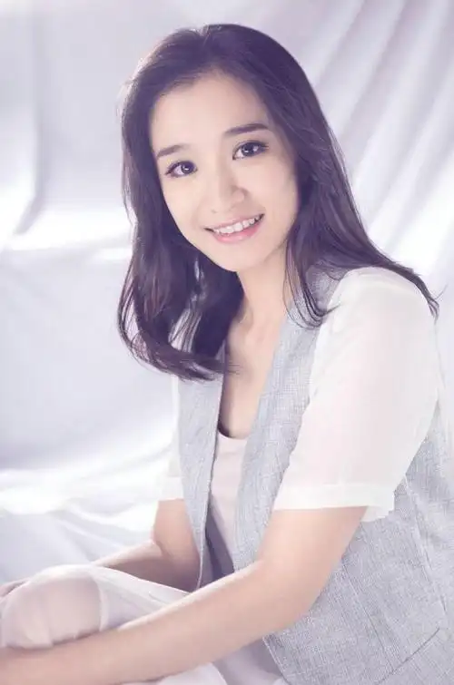 15位来自广东的女星,80后周秀娜90后庄心妍,谁是你的最爱?