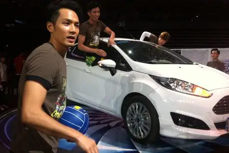 【图】钟汉良的跑车非常豪华 其表示对奔驰有着特殊的执着