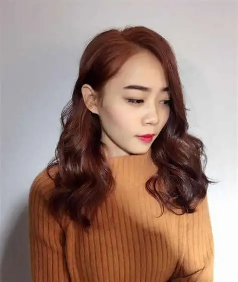 女士中长发发型由承艺美发生上传_中长发发型图片_美发街