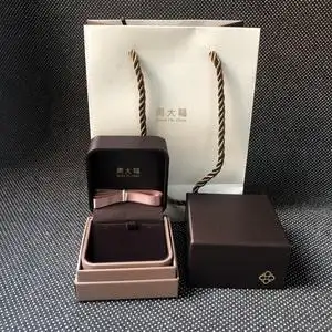 周大福偏爱项链吊坠戒指盒钻戒对戒盒珠宝首饰盒包装盒子婚嫁求婚