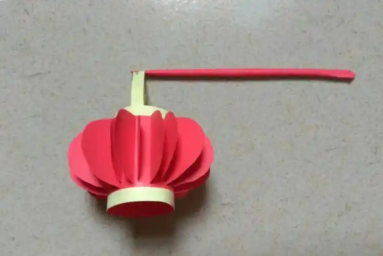 手工折纸灯笼简单制作方法圆满丰盈的大红灯笼萌萌哒幼儿折纸-查字典