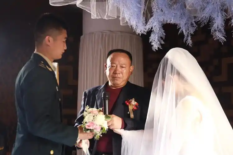 新郎王益豪新娘陈媛媛喜结良缘