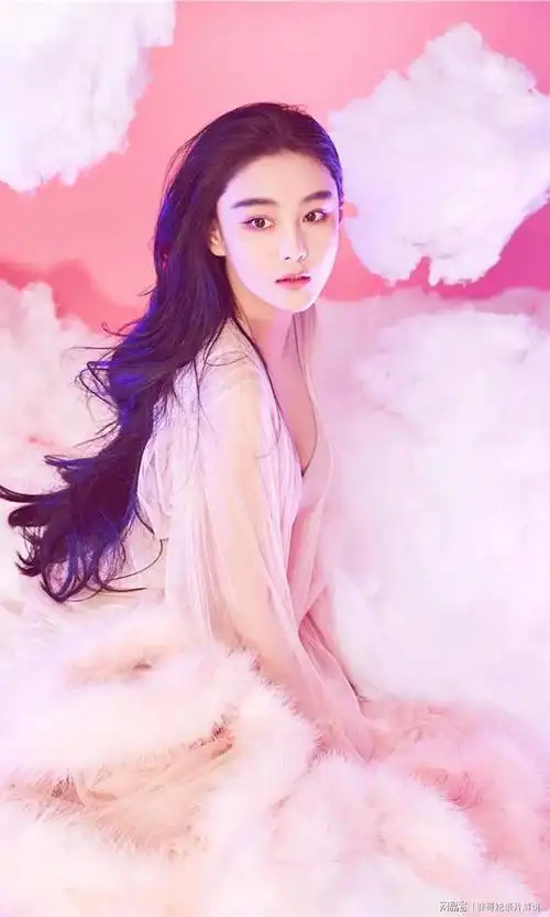 著名演员张馨予:娶何洁当军嫂,婚后生女,生活富足幸福|李晨|姚晨|模特