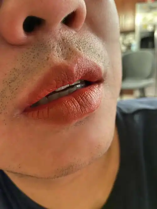 男孩子涂了都好看的口红