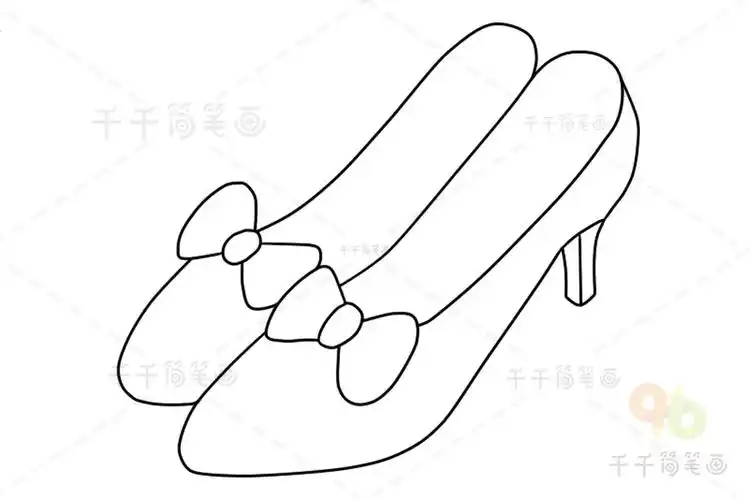 高跟鞋简笔画步骤图_鞋子简笔画