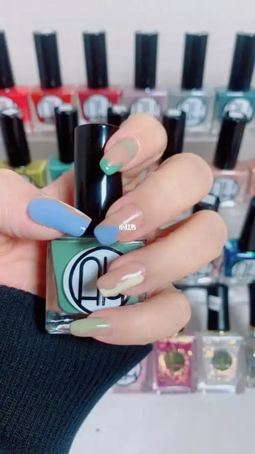 指甲油随意搭配美甲