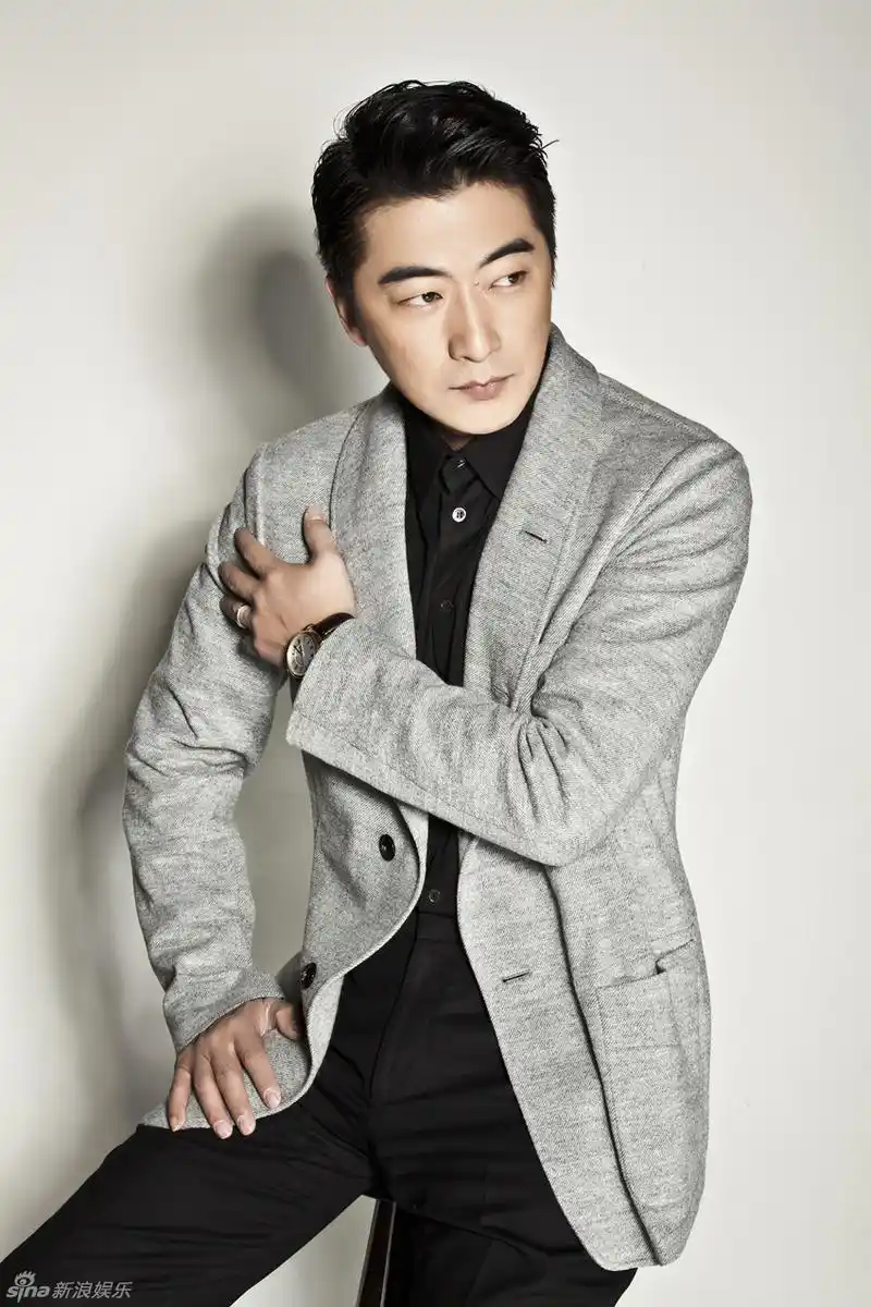 p>邵峰,1970年4月18日出生于上海市,中国内地影视男演员,毕业于 a