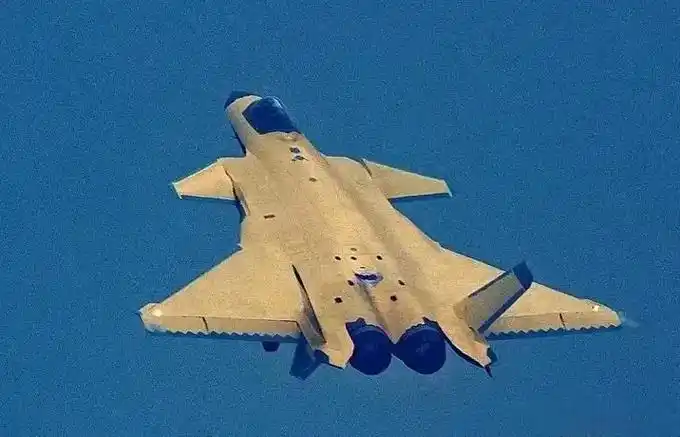 歼20家族添新丁——j20a,堪称家族之最.以一字 - 抖音