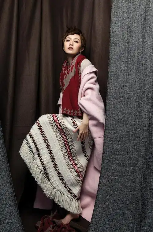 女王郭采洁重回少女 "为自己鼓掌"顾里依旧 - 时尚 - 艺术教育网