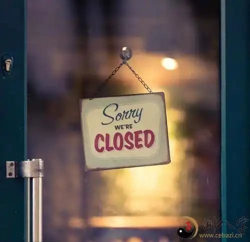 梦见半夜发现没关门