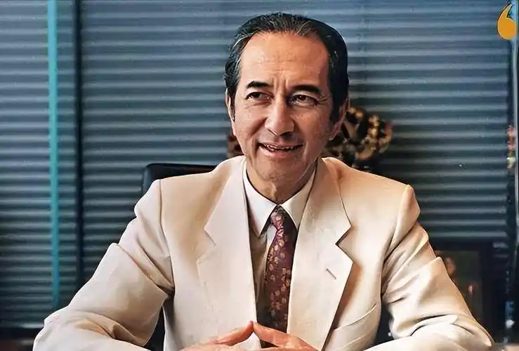 赌王何鸿燊:86万续命针打4000天,800万金丝楠木棺打造世纪葬礼_何东_