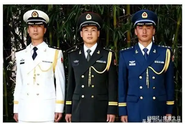21式军服:解放军部队的现代时尚飞跃