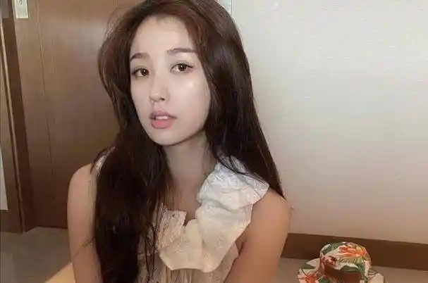 虞书欣曝光被称虞贵妃,网友震惊蔡徐坤评价太真实_成功_女性_印象