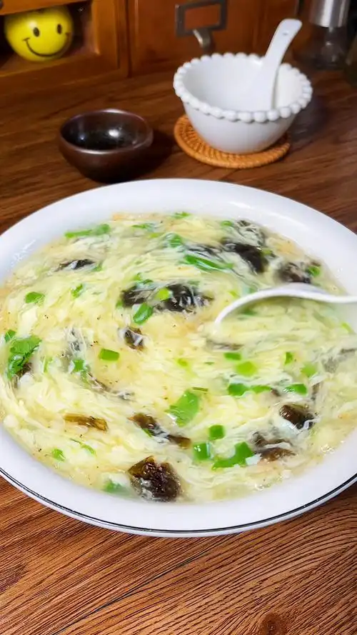 你知道五星饭店58一份的紫菜虾皮蛋花汤为什么那么好吃吗?