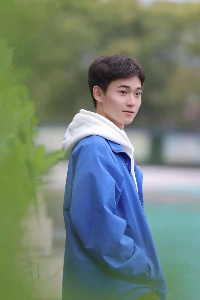 校园男生.学生喊我拍.哈哈哈.原图直出.小梁同学. - 抖音