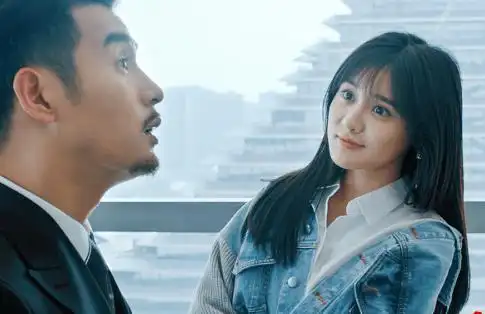 贾冰(《欢乐喜剧人第四季》冠军)以及张晨光,崔志佳,周浩东,代乐乐