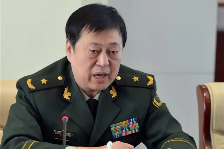 武警福建总队原司令员杨海被免全国人大代表