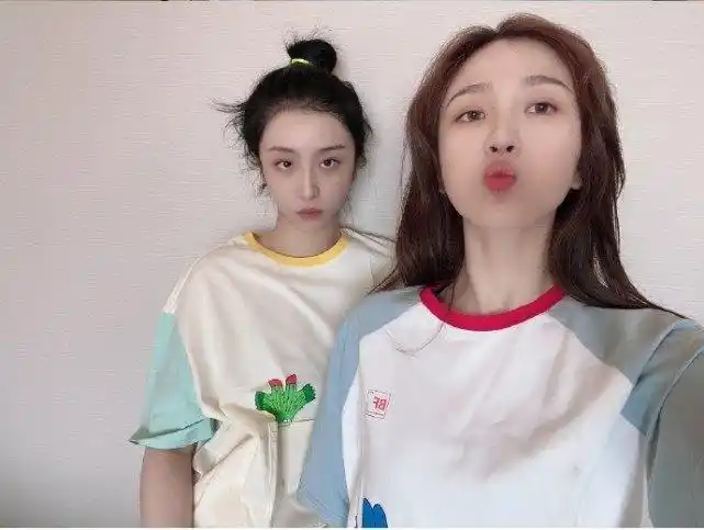 虞书欣谢可寅晒the9训练日常