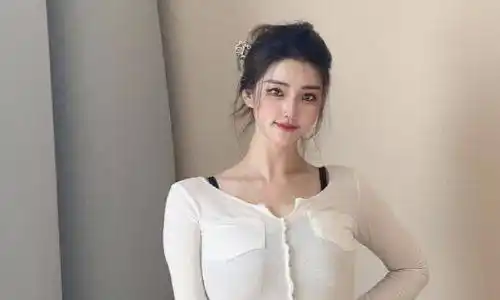 原创抖音网红居然小蓝蓝个人资料她是如何一夜走红的