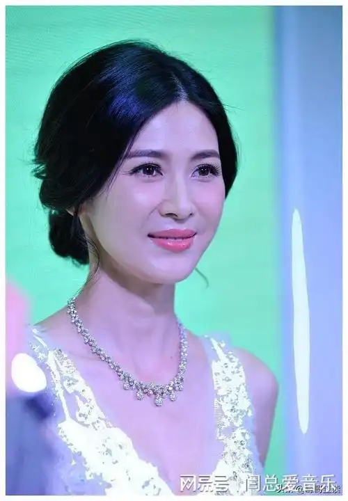 好家伙,一脸褶子还硬演少女,"强行扮嫩"的风都刮到历史剧里了|董洁