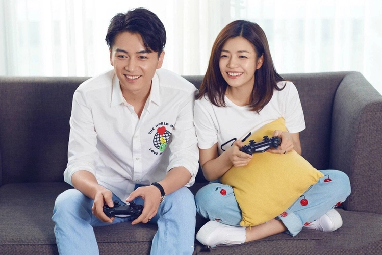 陈妍希首晒二胎孕肚,夫妻俩喜获小公主难掩喜悦,陈晓发文感谢老婆!