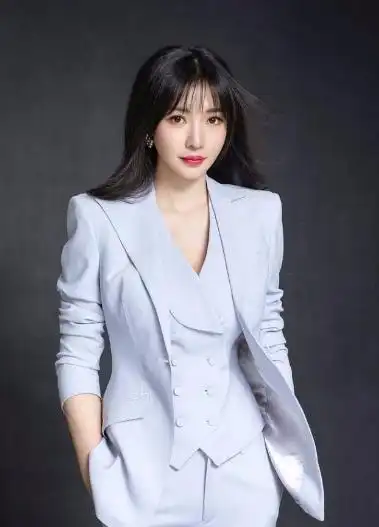 命理分析日干为乙木,柳岩出生年月为1980年11月8日,天蝎座,身高162cm