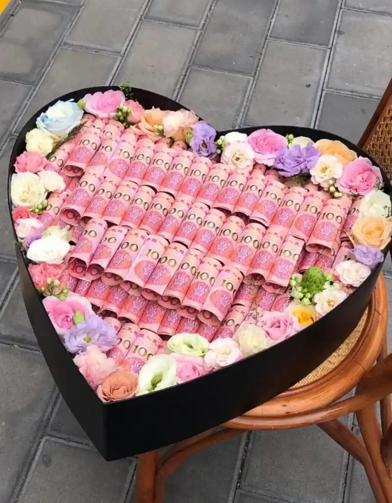 艾特你的大哥 过年给你安排这个粉色#有钱花花束 #仪式感不能 - 抖音